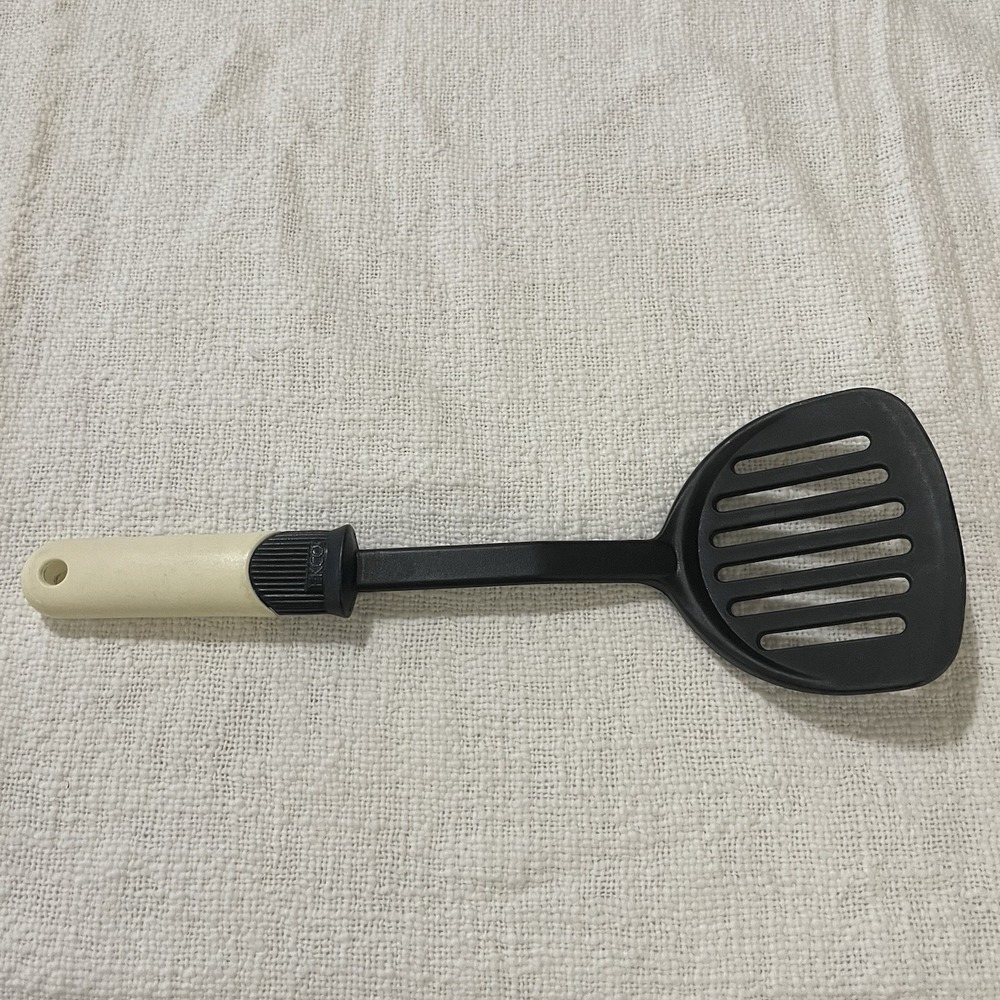 Vintage Ecko Slotted Wide‎ Turner Spatula White Handle Black Nylon Flipper